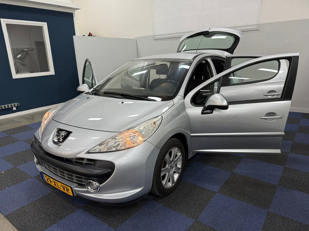 Peugeot 207 1.6 VTi XS Pack / NETTE AUTO / NAP / RIJDCT SCHA, Voorwielaandrijving, Gebruikt, 4 cilinders, Automatische klimaatregeling
