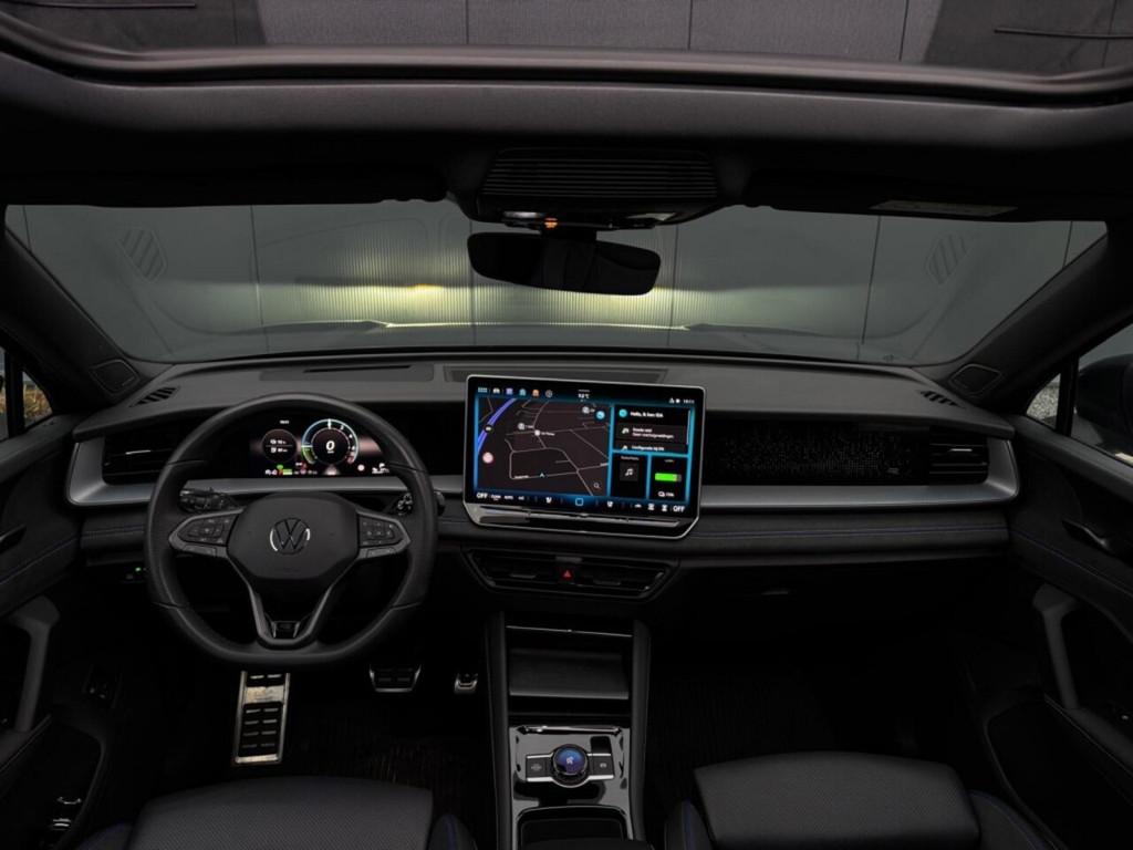 Volkswagen TAYRON 1.5 eHybrid R-Line Edition | Pano | Leder, 4 cilinders, 1848 kg, Bedrijf, Adaptive Cruise Control