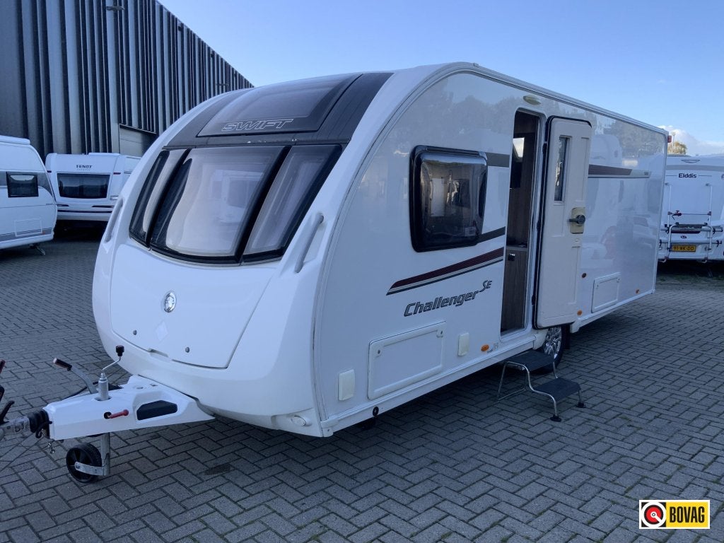 Swift Challenger 580 SE, Caravans en Kamperen, Standaardzit, Oven, Bedrijf, Swift