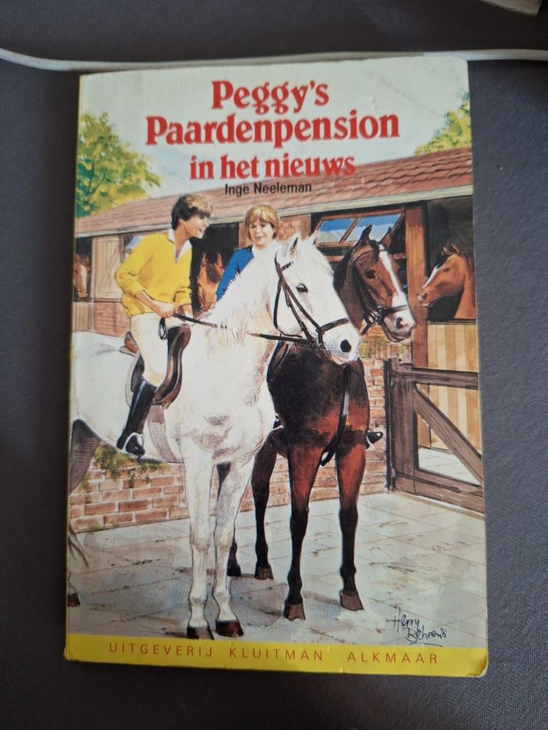 Peggy's Paardenpension in het nieuws, Boeken, Ophalen of Verzenden, Gelezen, Inge Neeleman, Fictie algemeen