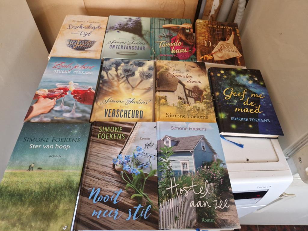 Simone Foekens boekenpakket - 11 romans, Ophalen of Verzenden, Gelezen, Simone Foekens, Nederland