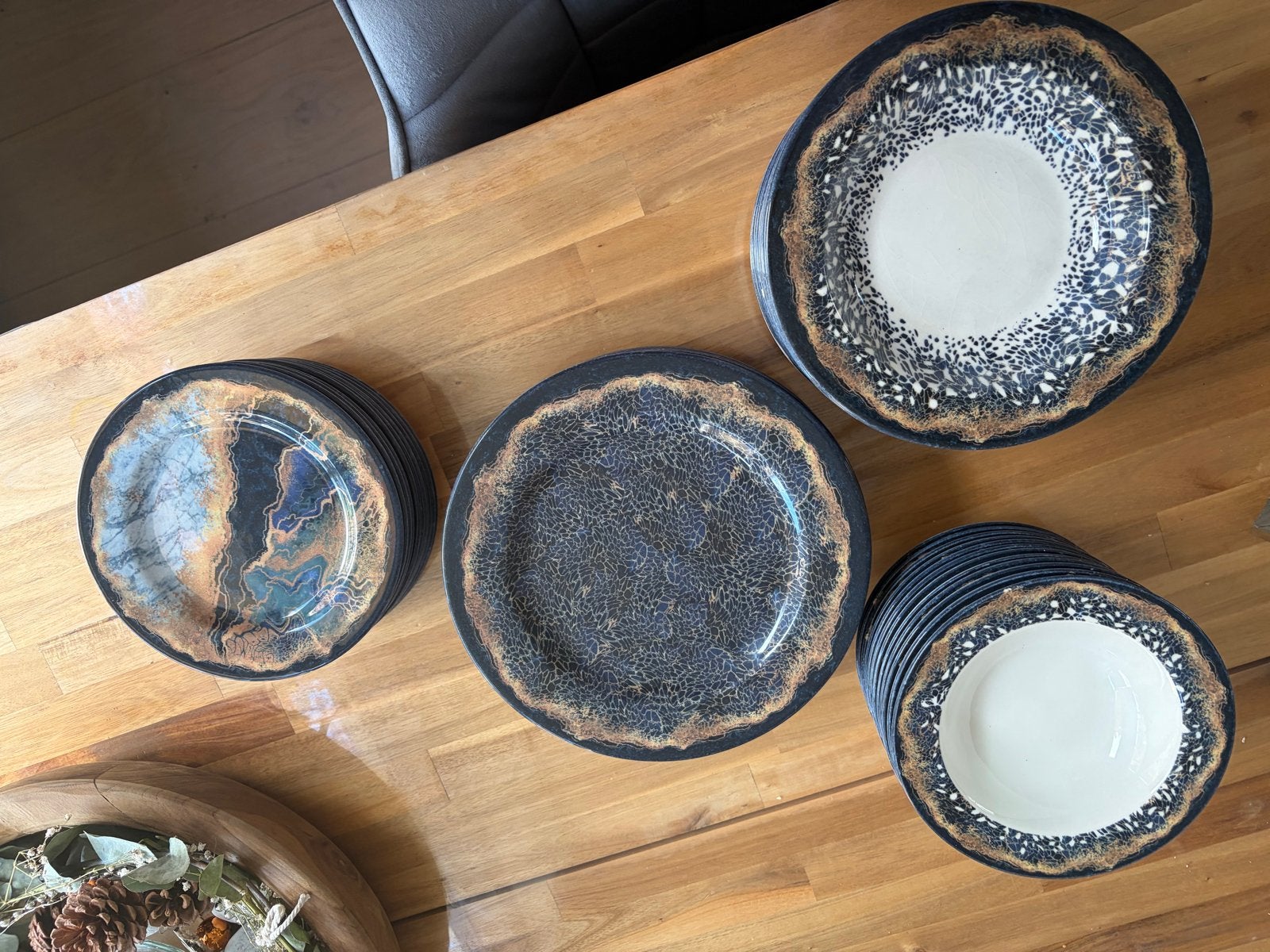Uniek Porseleinen Servies: Borden en Kommen Set, Ophalen, Gebruikt, Overige merken, Porselein