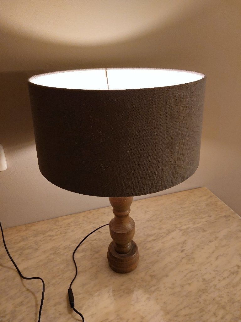 Mooie beige grijze tafellamp, hoogte 61 cm, Met schakelaar, 61 cm, Zo goed als nieuw, Hout