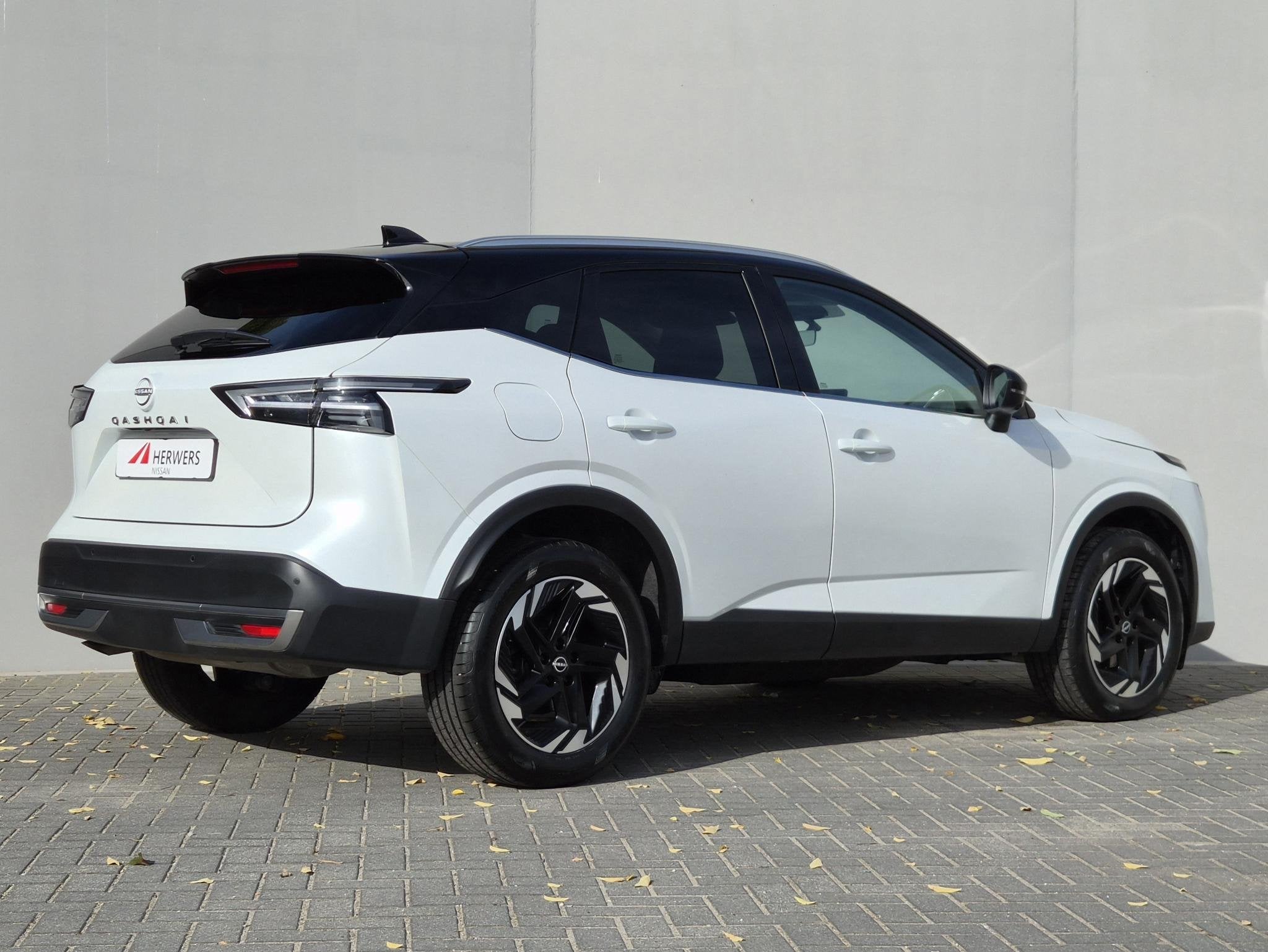 Nissan Qashqai 1.3 MHEV Xtronic N-Connecta / Fabrieksgaranti, Auto's, 4 cilinders, Leder en Stof, Wit, Bedrijf