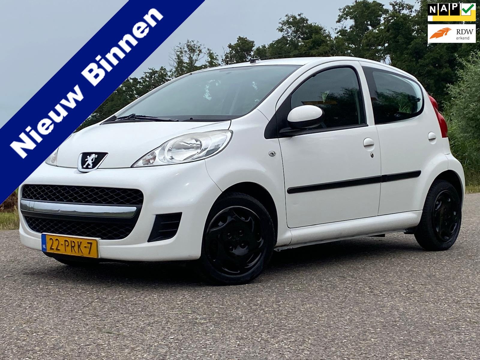 Peugeot 107 1.0-12V XS 5DRS NAVI AIRCO NAP GOED ONDERHOUDEN, Voorwielaandrijving, Euro 5, Gebruikt, Zwart
