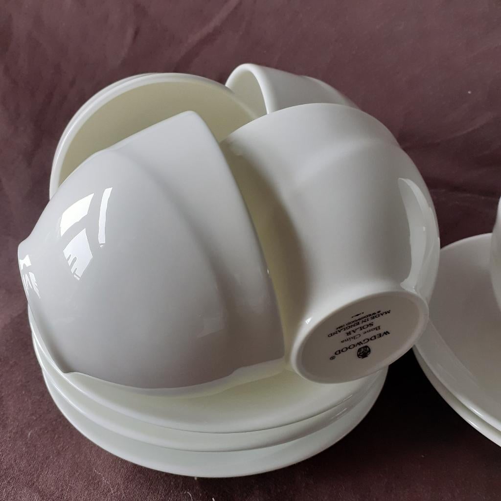 Wedgwood SOLAR Bone China  4 Kop en schotels Ø 9 cm, Ophalen of Verzenden, Zo goed als nieuw, Wedgwood, Kop(pen) en/of Schotel(s)
