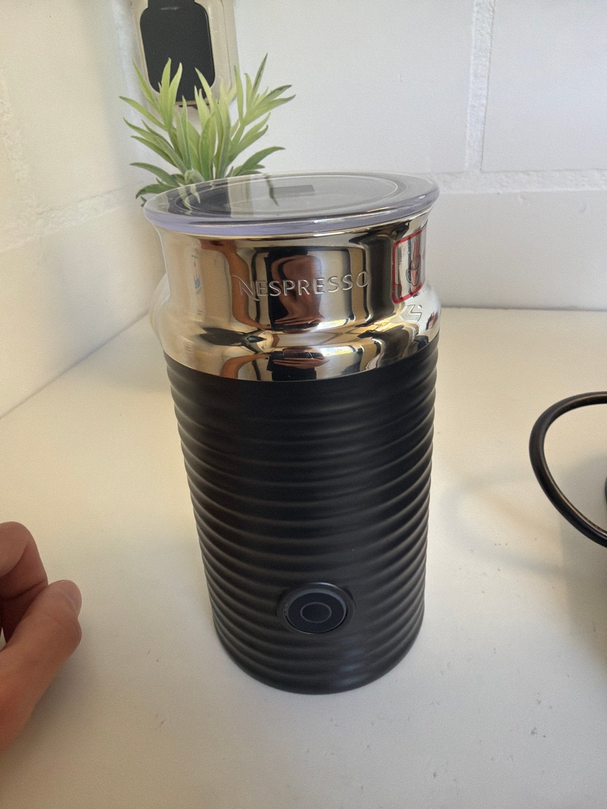 Nespresso melkopschuimer - Zo goed als nieuw, Ophalen of Verzenden, Zo goed als nieuw, Elektrische melkopschuimer