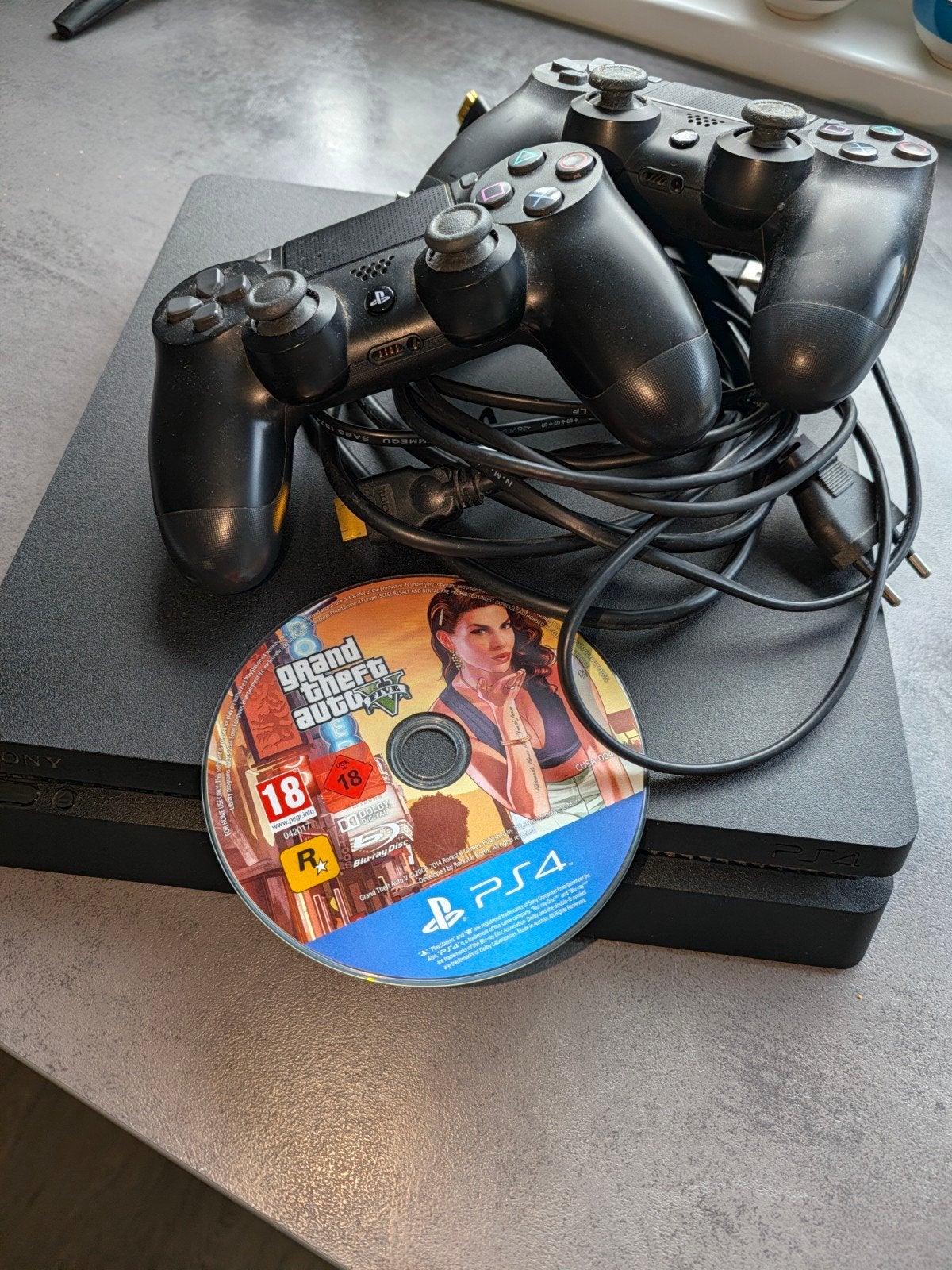 PlayStation 4 Slim 500gb, Spelcomputers en Games, Met 2 controllers, Ophalen of Verzenden, Slim, 500 GB