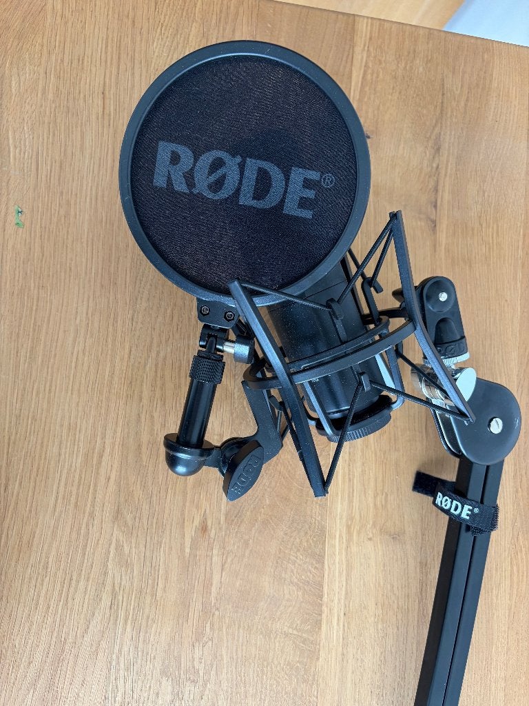 Total Audio Podcast Rode Microphone Headset Boom arm setup, Muziek en Instrumenten, Microfoons, Ophalen, Zo goed als nieuw, Studiomicrofoon
