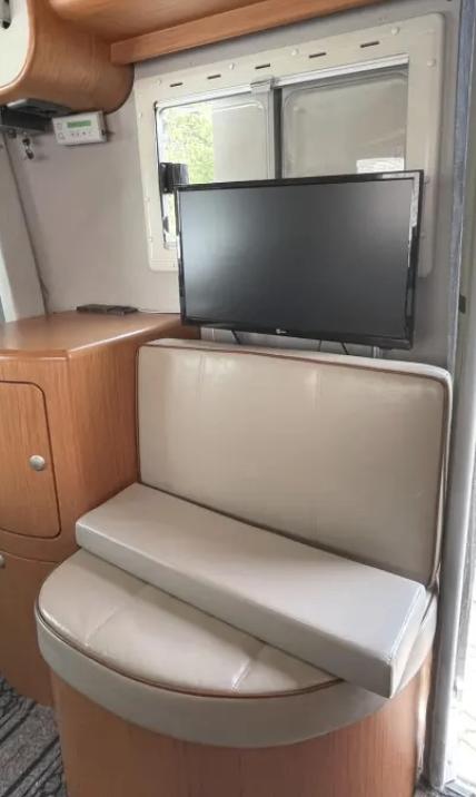 TV lift 12 met beeldscherm, Ophalen, Gebruikt