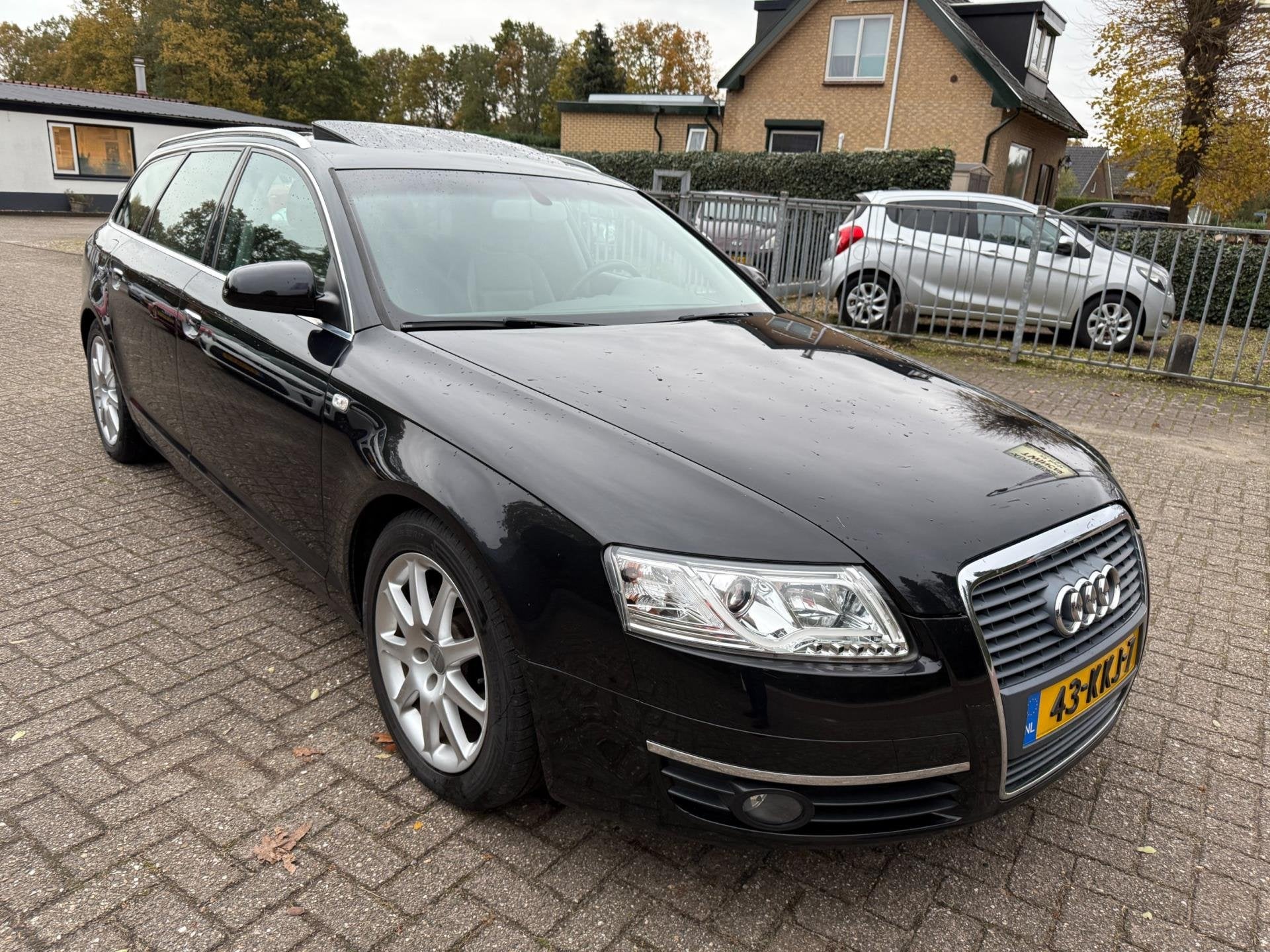 Audi A6 Avant 2.4 Pro Line Business AUT LEDER NAVI S/K DAK L, Auto's, Audi, Zwart, Grijs, Euro 4, 6 cilinders