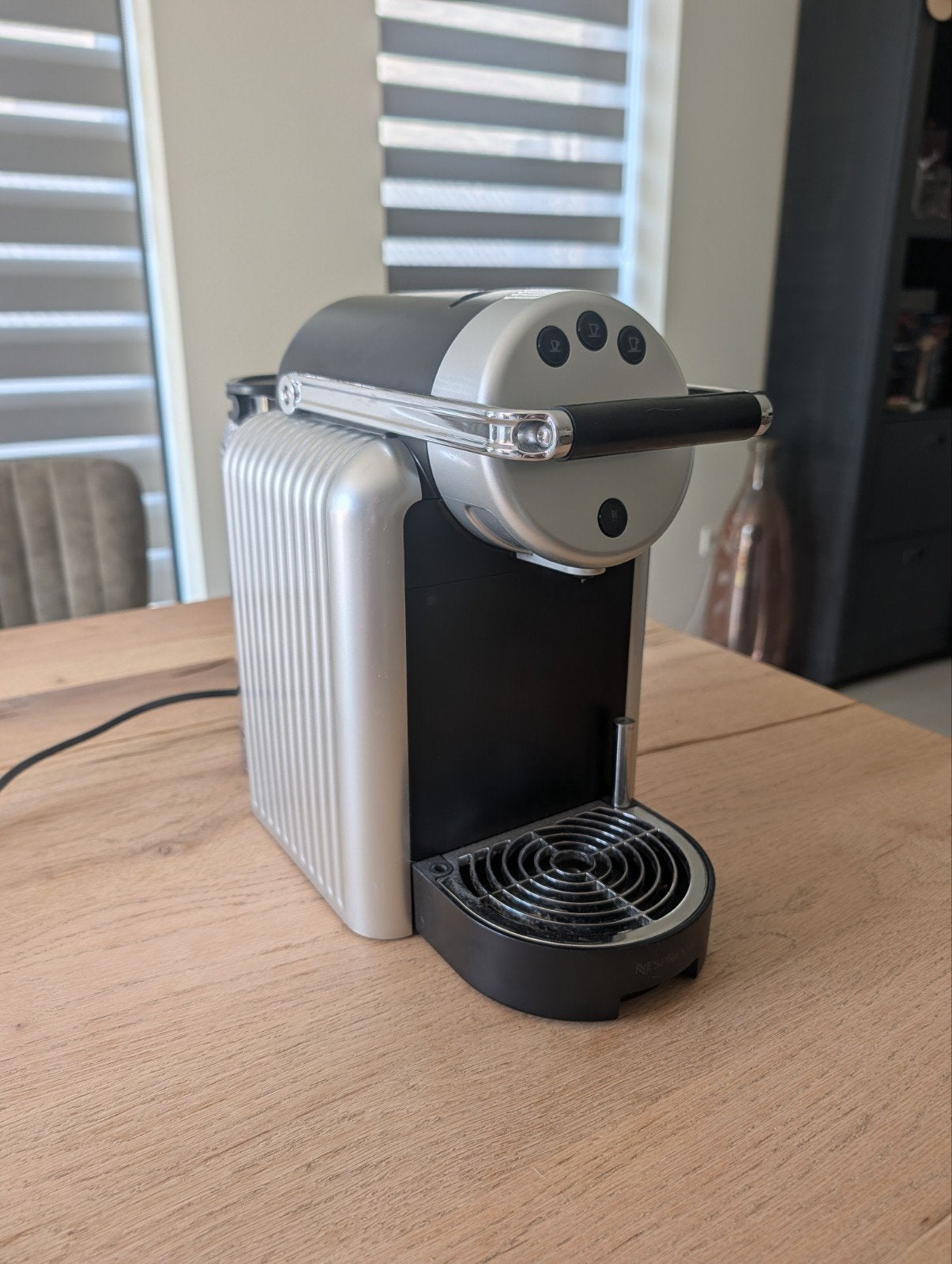 Nespresso Zenius Koffiemachine - incl. 100 pads, Koffiemachine, Ophalen of Verzenden, Zo goed als nieuw, 2 tot 4 kopjes