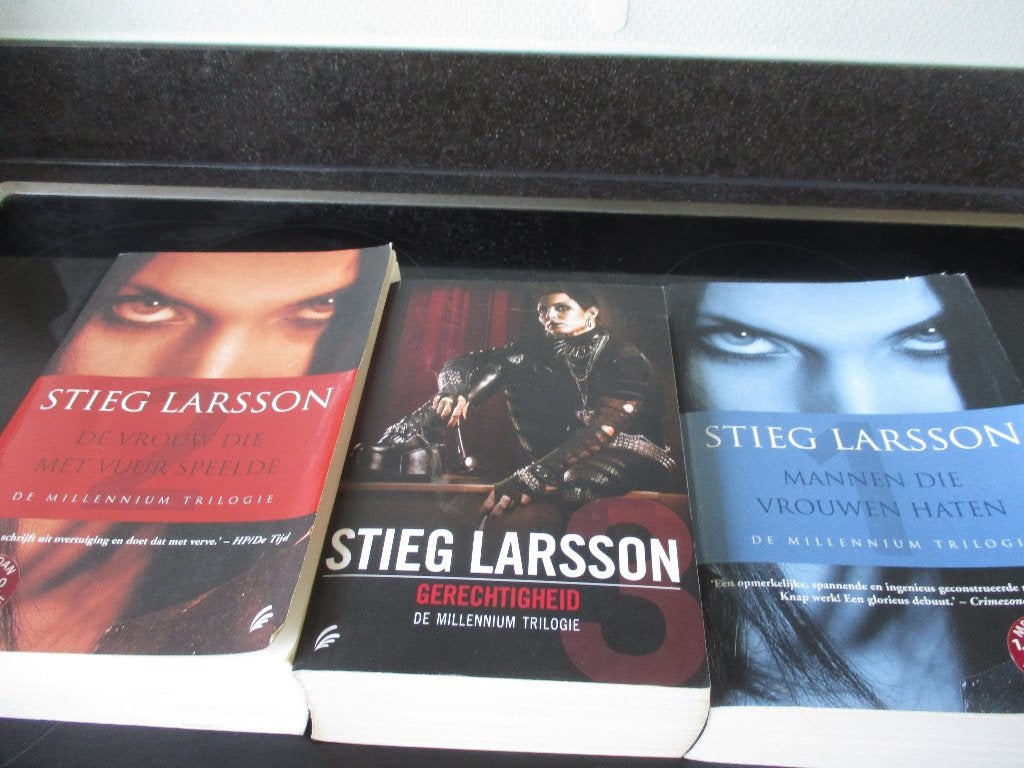 3 boeken Stieg Larsson millennium triology, Boeken, Ophalen of Verzenden, Gelezen
