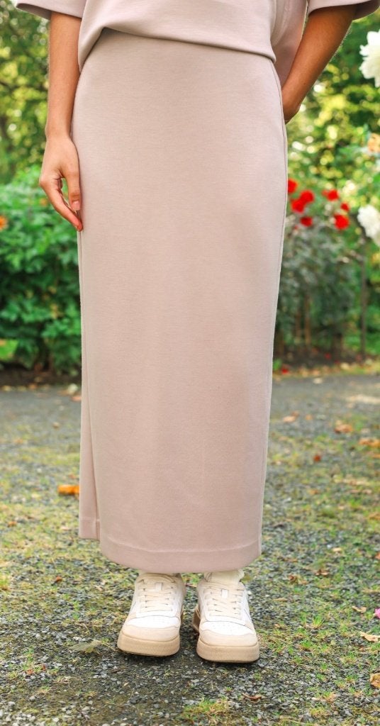 InWear taupe maxi rok en t-shirt maat L, Kleding | Dames, Maat 38/40 (M), Bruin, Ophalen of Verzenden, Zo goed als nieuw