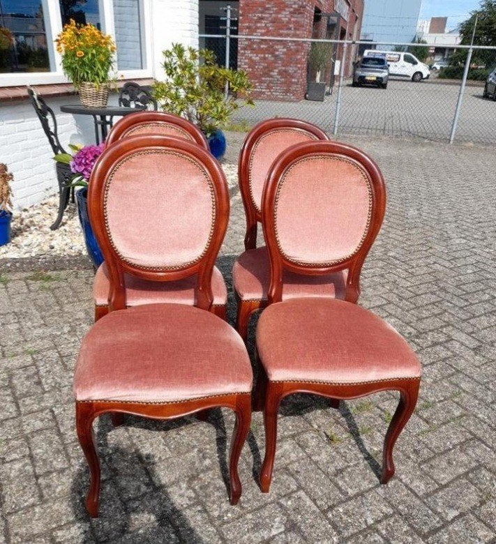 Set 4 noten medaillon stoelen, Ophalen