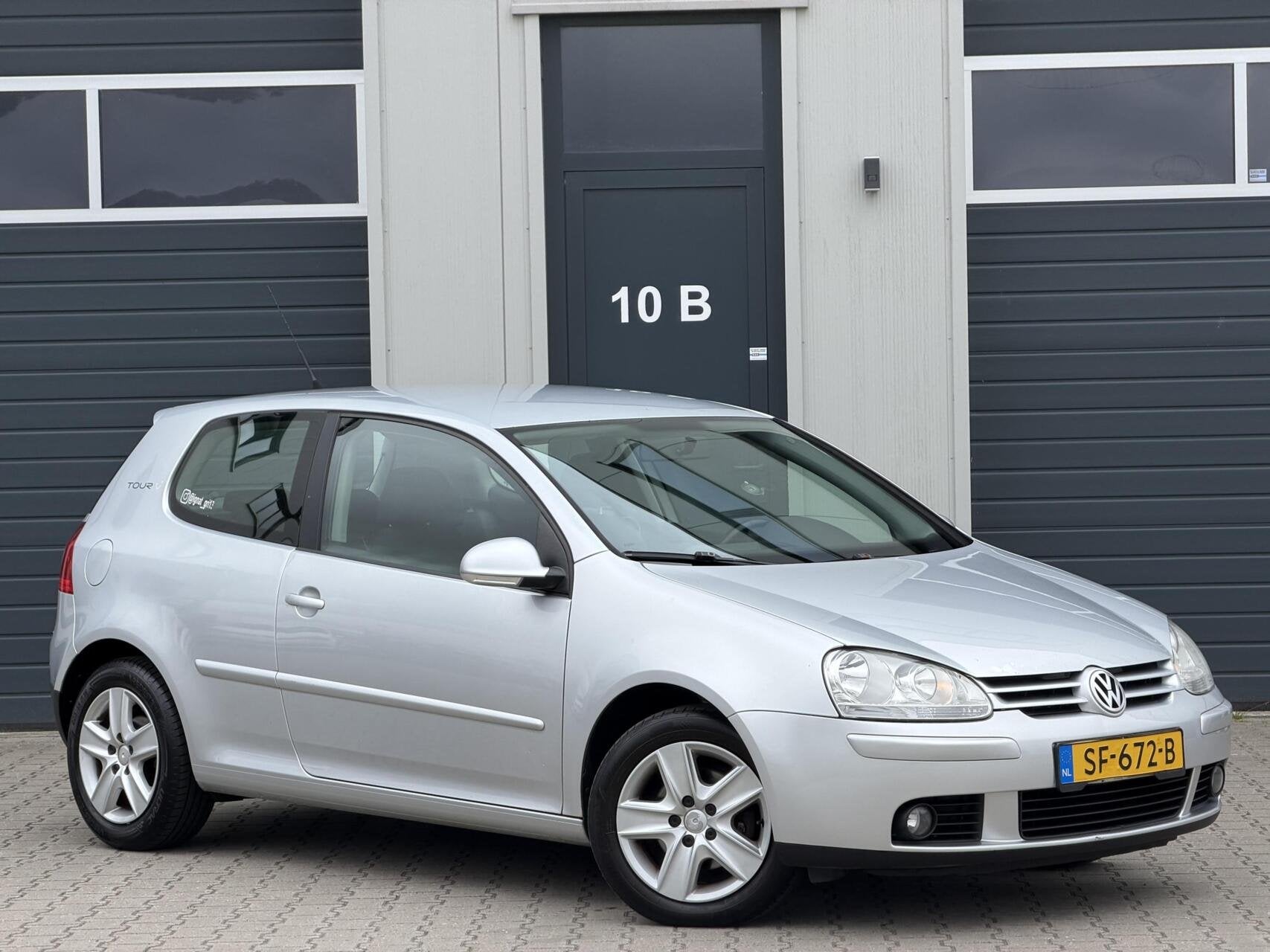 Volkswagen Golf 1.4 Tour 2007 / Airco / Luxe / Nieuwe Apk, Auto's, Volkswagen, Voorwielaandrijving, Parkeersensor, Stof, Gebruikt