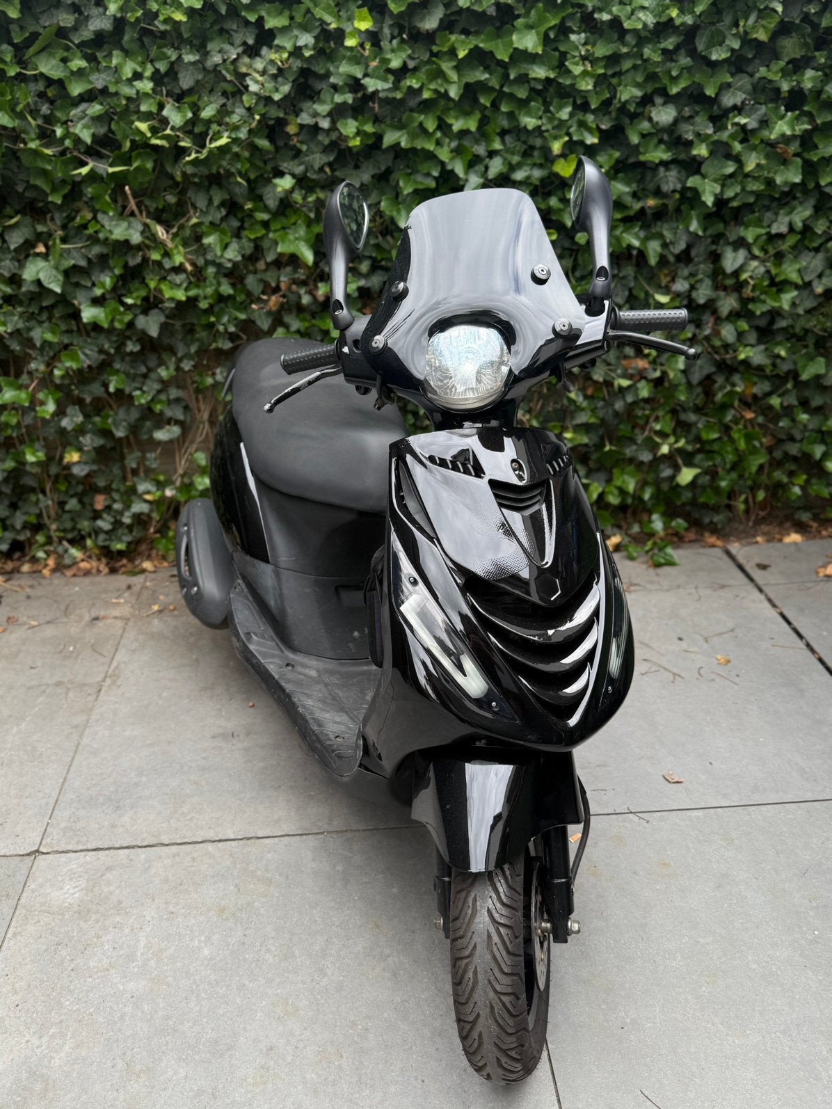 Piaggio Zip - 50cc 4T -  Brom - 2020, Fietsen en Brommers, Scooters | Piaggio, Ophalen, Maximaal 45 km/u, Zip, Zo goed als nieuw