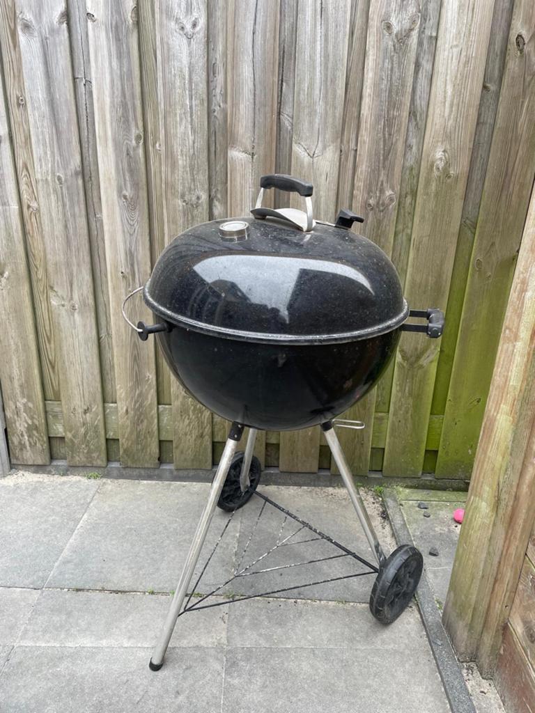 Weber BBQ met accessoires en hoes, Ophalen, Gebruikt, Met accessoires
