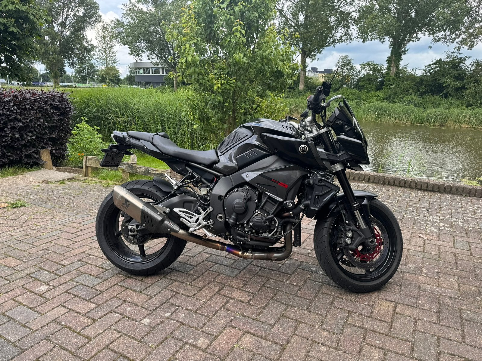Yamaha MT-10 | Akrapovic | Quickshifter | Dealer onderhouden, Particulier, Naked bike