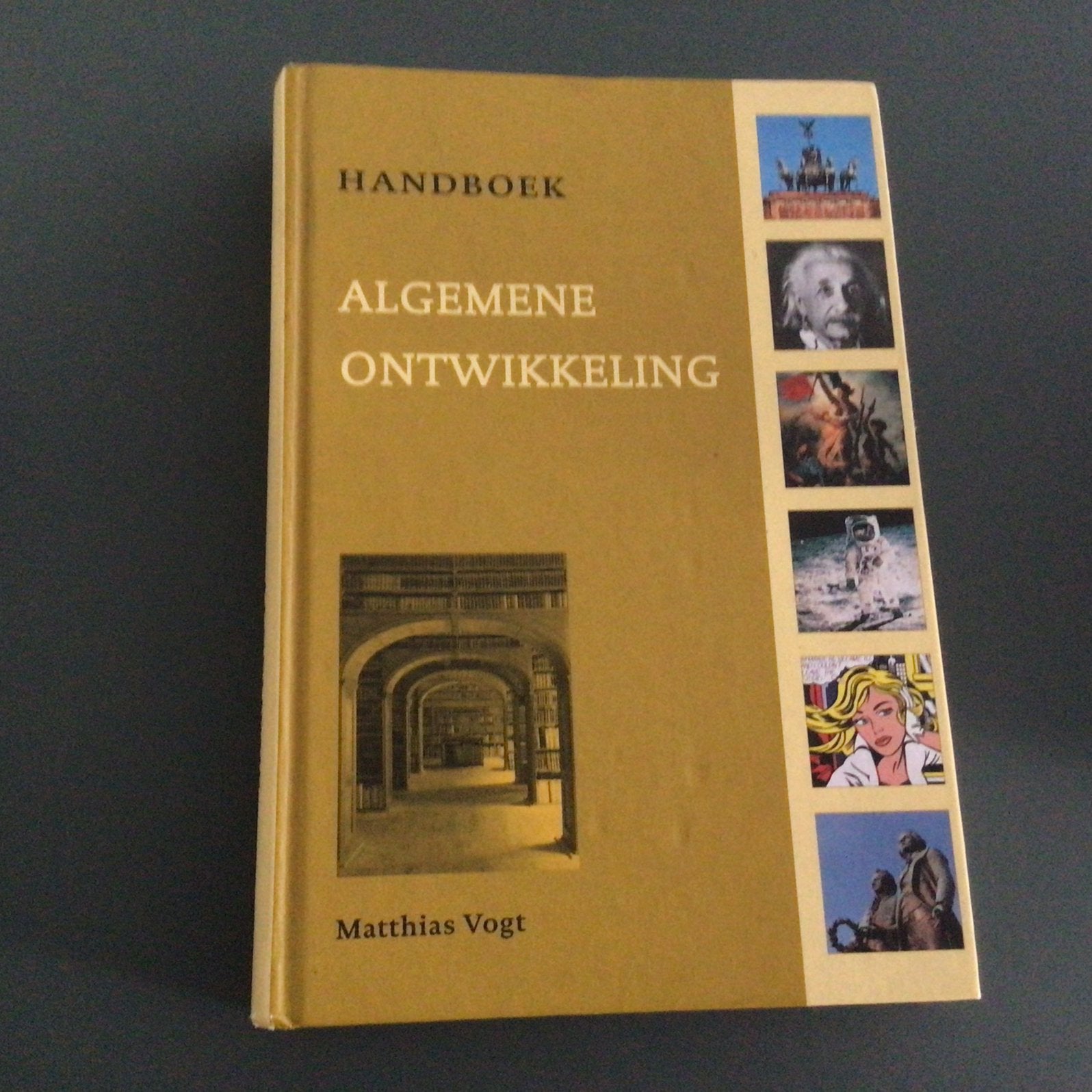 Handboek Algemene Ontwikkeling - Matthias Vogt, Boeken, Ophalen of Verzenden, Gelezen