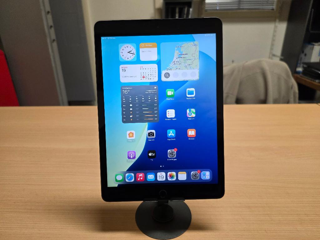 Apple iPad 7th gen 32GB zwart met oplader | nieuwstaat!, Computers en Software, Apple iPads, 10 inch, Noreply@apple.nl, 32 GB
