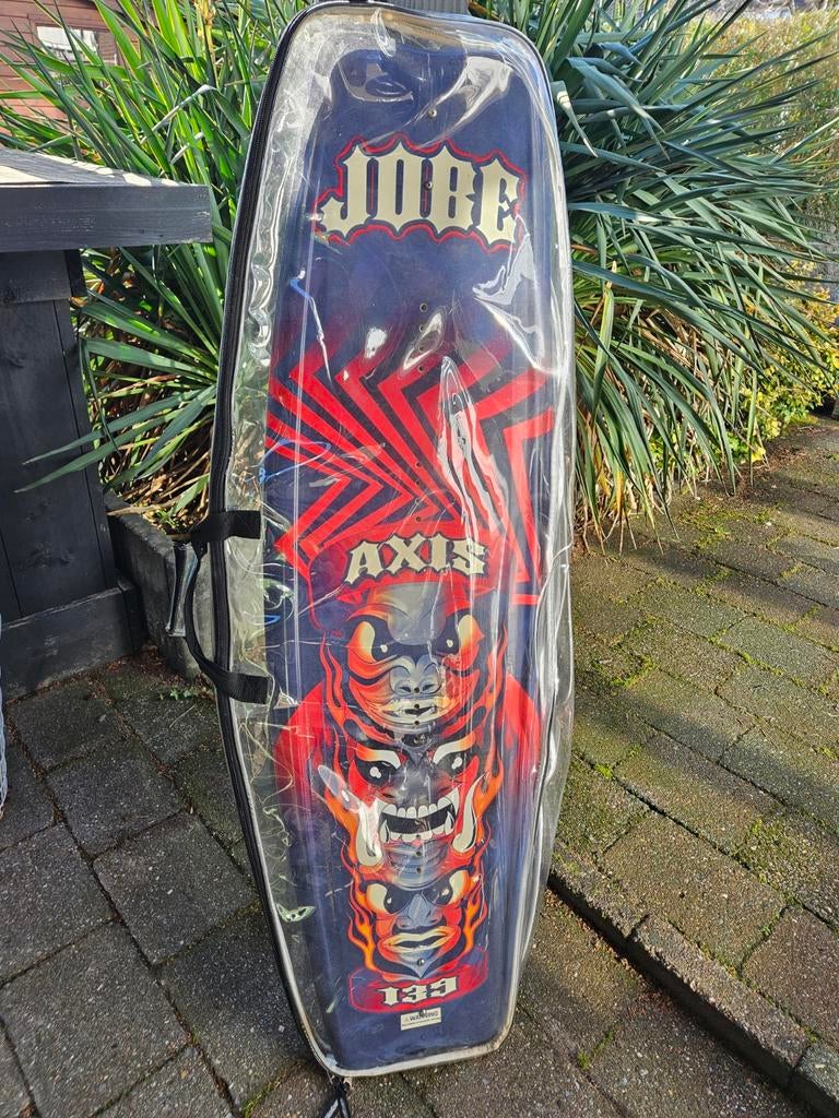 Jobe Axis Wakeboard 139cm met Jobe Vanity bindings, Watersport en Boten, Wakeboarden, Ophalen, Gebruikt, Board en Schoenen