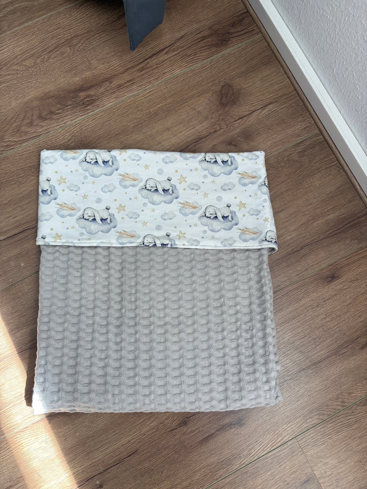 Mooi Wiegdekentje met konijnen - nieuw, Ophalen of Verzenden, Nieuw, Handgemaakt, Lakentje