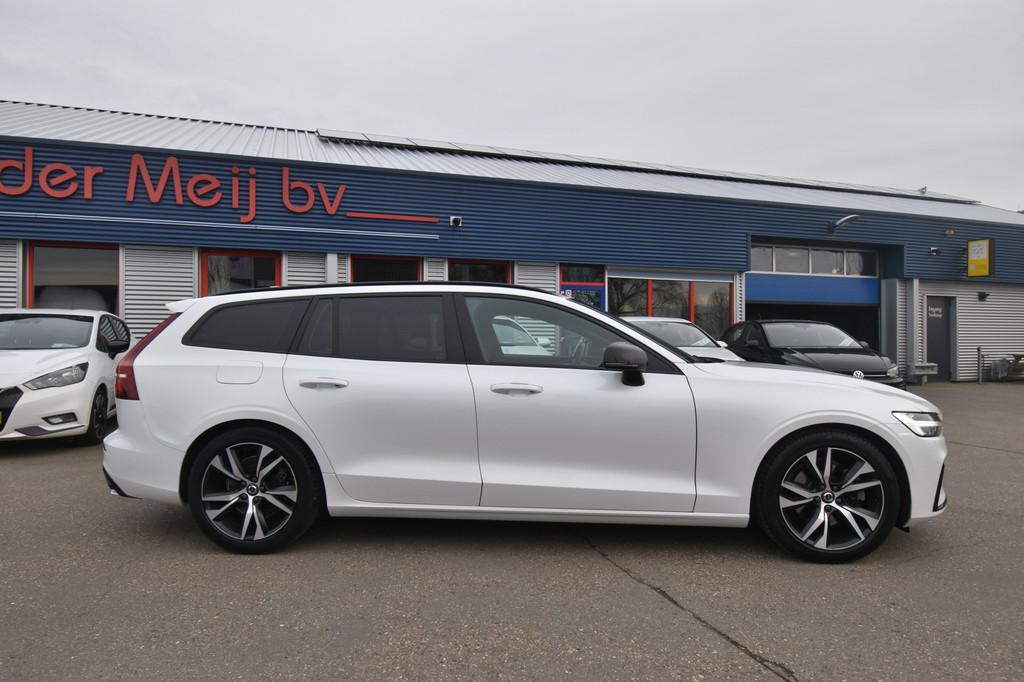 Volvo V60 2.0 B4 R-Design , VIRTUAL COCKPIT , NAVI ,ST + STU, 4 cilinders, 1969 cc, Leder en Stof, Wit