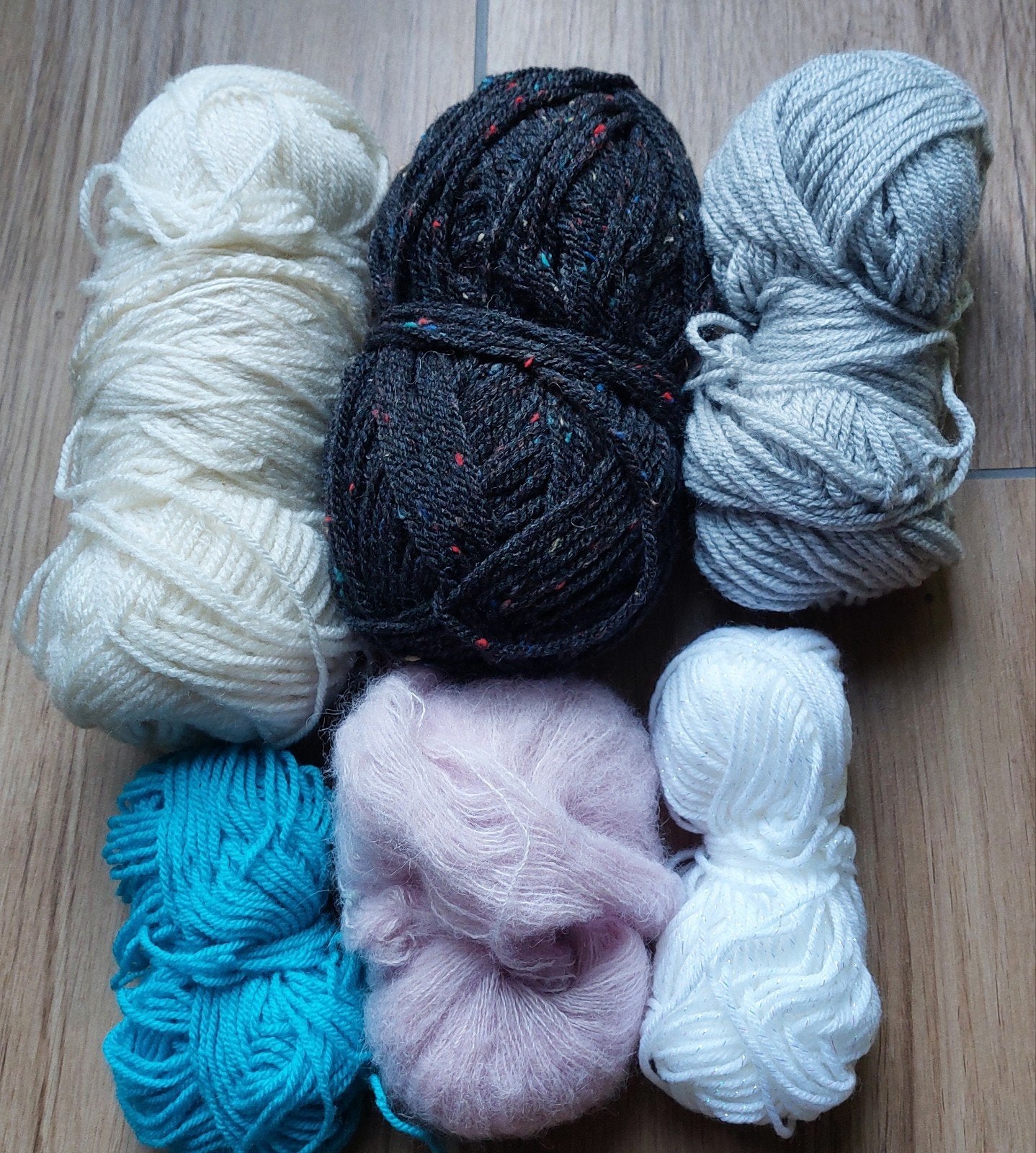 Diverse bollen wol, Hobby en Vrije tijd, Breien en Haken, Ophalen, Zo goed als nieuw, Breien of Haken, Wol of Garen