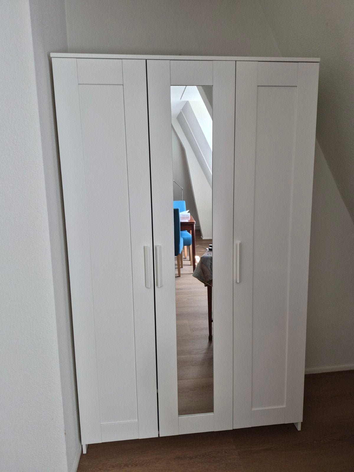 Zo goed als nieuwe IKEA Brimnes kledingkast met spiegel, Ophalen, Met deur(en), 100 tot 150 cm, Zo goed als nieuw