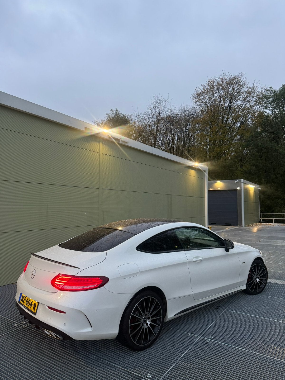 Mercedes c180 coupe Amg pakket, Auto's, 4 cilinders, 715 kg, Alcantara, Wit
