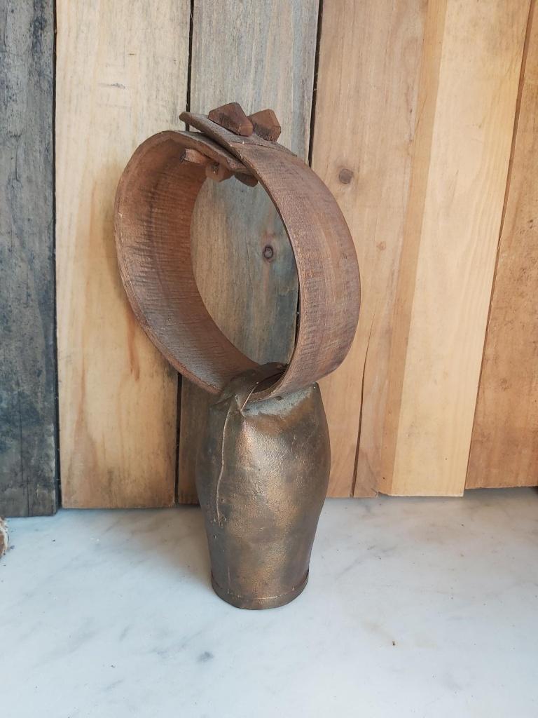 Decoratieve oude (geiten) bel met gebogen houten jukband, Ophalen of Verzenden