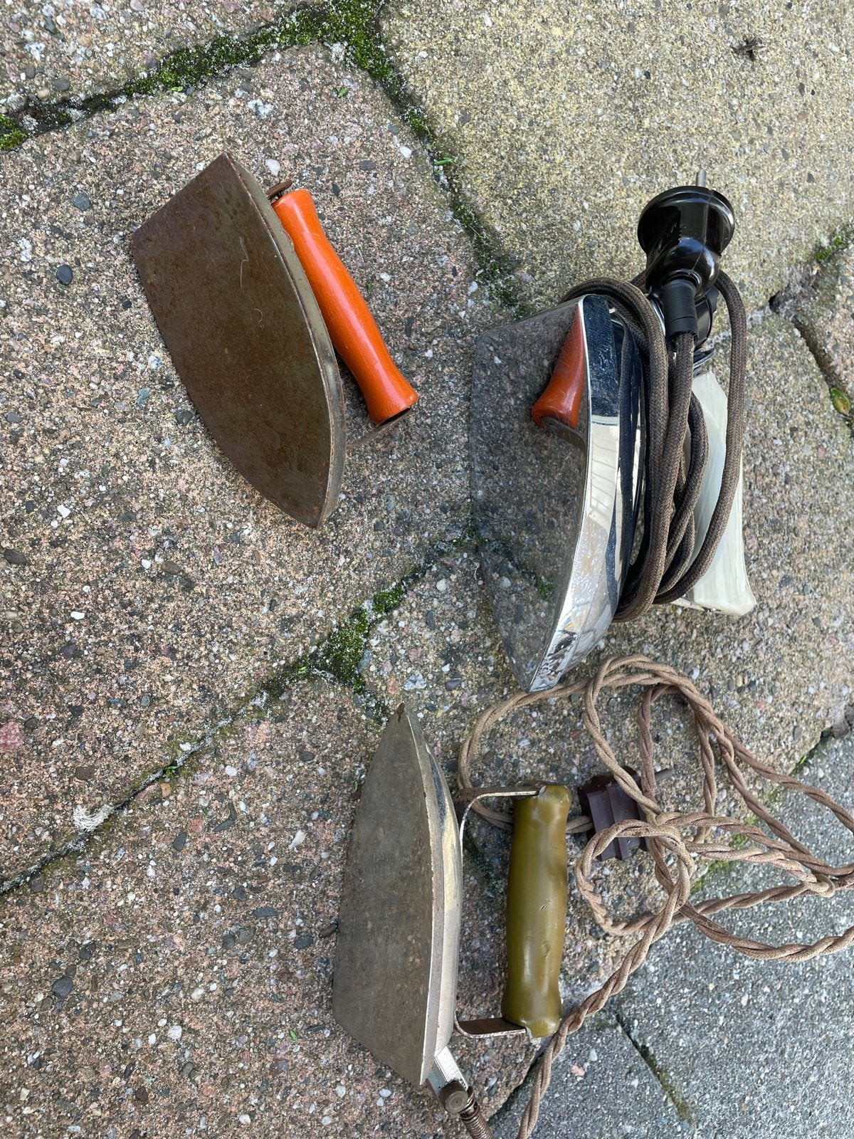 3 antieke (kinder)strijkijzers oa AEG, Ophalen of Verzenden