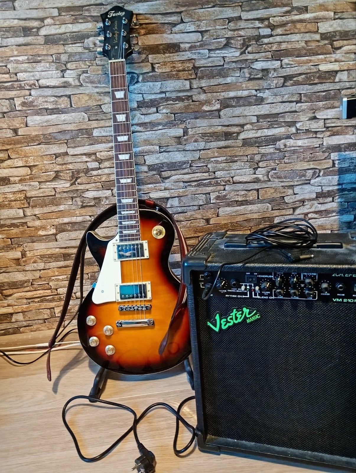 Fazley Vintage Series FLP318 Sunburst LH elektrische gitaar, Met versterker, Zo goed als nieuw, Solid body, Ophalen
