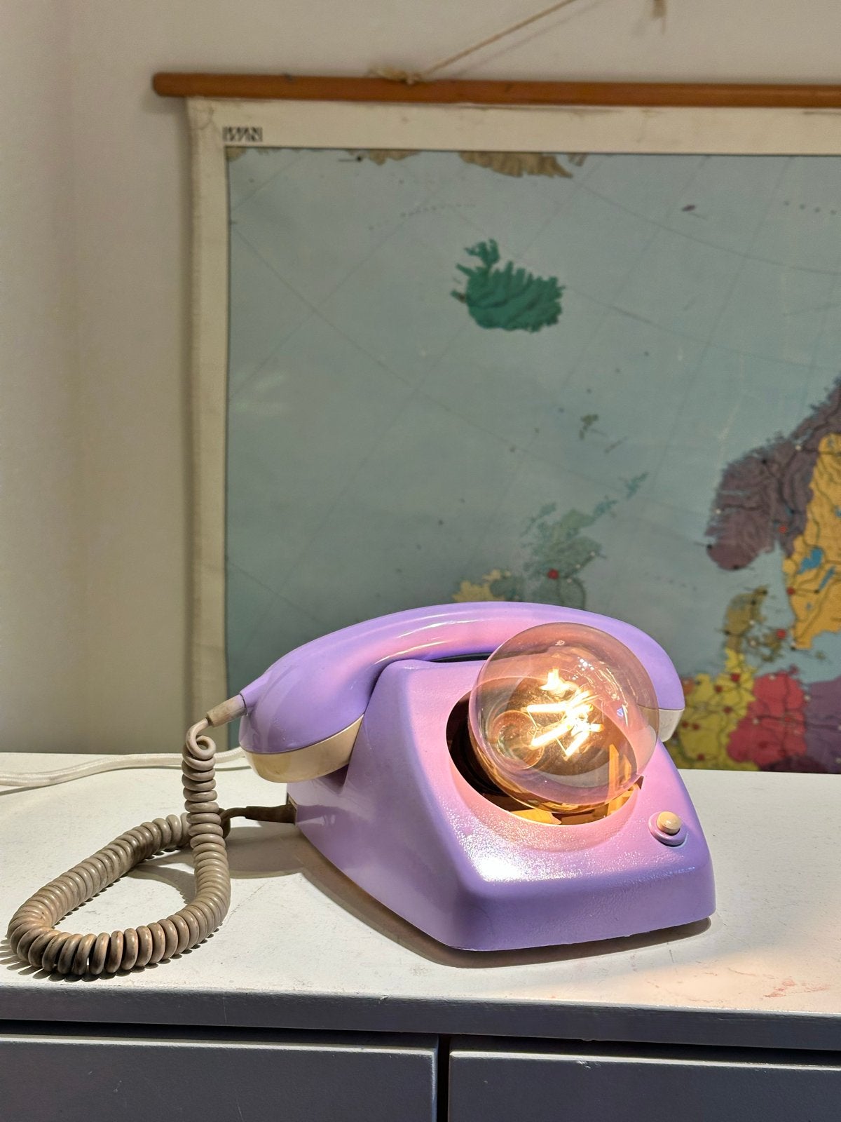 Vintage Lila Telefoonlamp met Bollamp, Huis en Inrichting, Lampen | Tafellampen, Ophalen of Verzenden