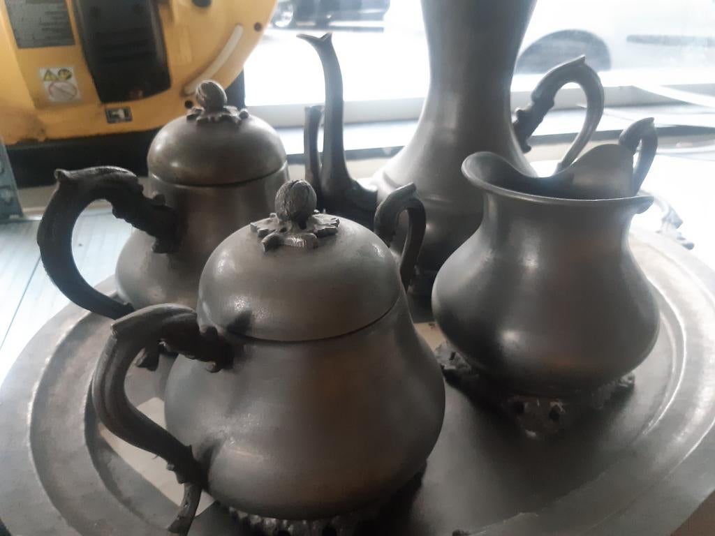 Thee servies Tin, Ophalen