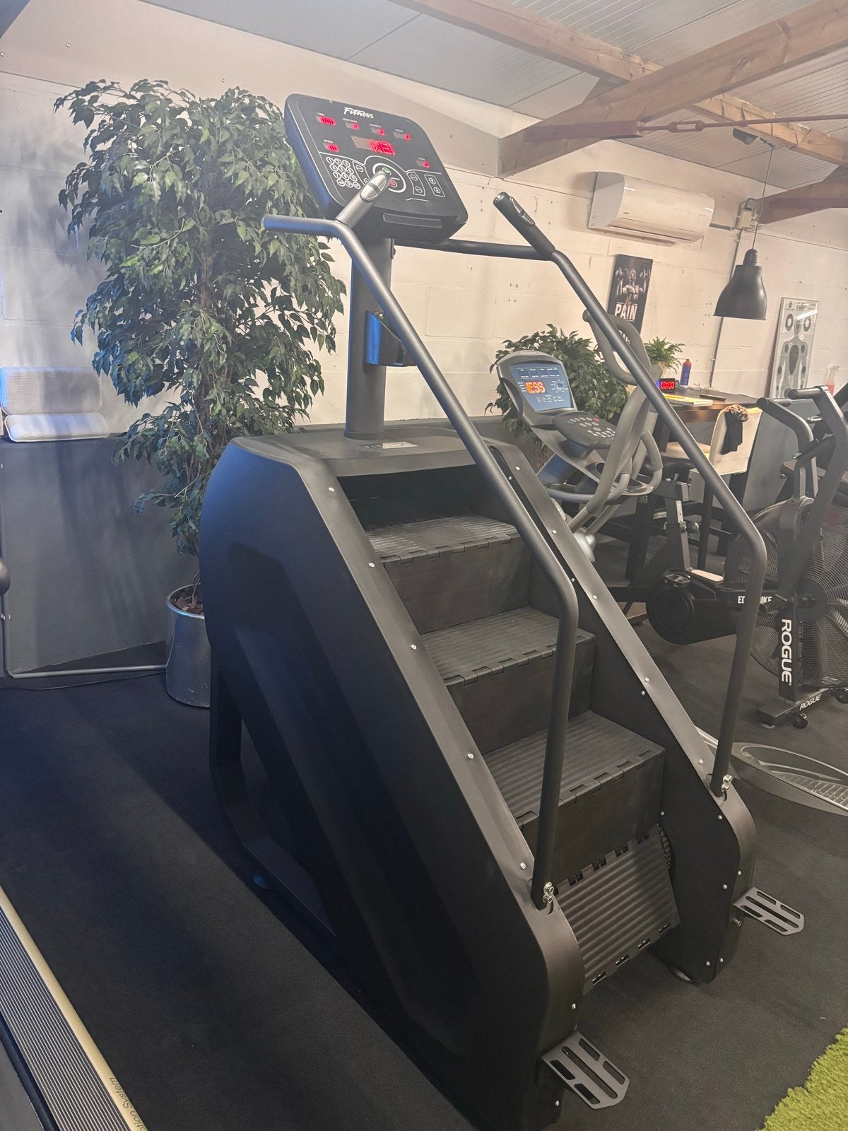 Professionele Stairclimber / Traploper, Sport en Fitness, Ophalen, Gebruikt, Stepapparaat, Metaal