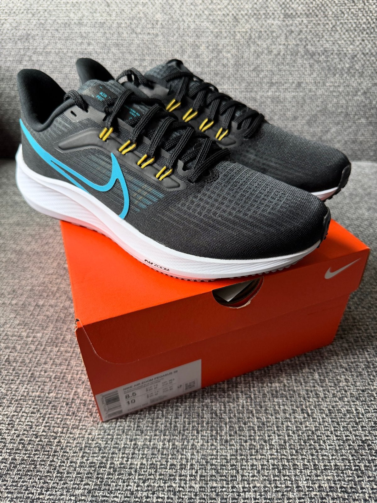 Nike Air Zoom Pegasus 39 - Maat 42 - Nieuw in doos, Zwart, Nieuw, Ophalen of Verzenden, Sneakers of Gympen
