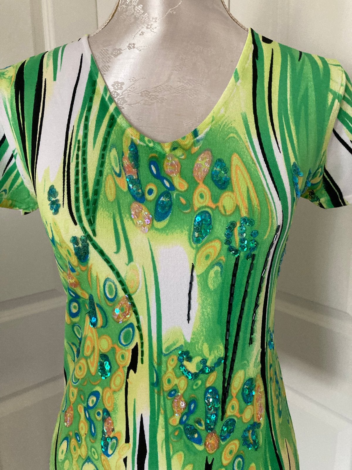 Groen/geel shirt met korte mouwen en pailletten, Ophalen of Verzenden, Zo goed als nieuw, Korte mouw, Maat 36 (S)