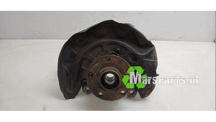 Fusee links-voor van een Volkswagen Golf