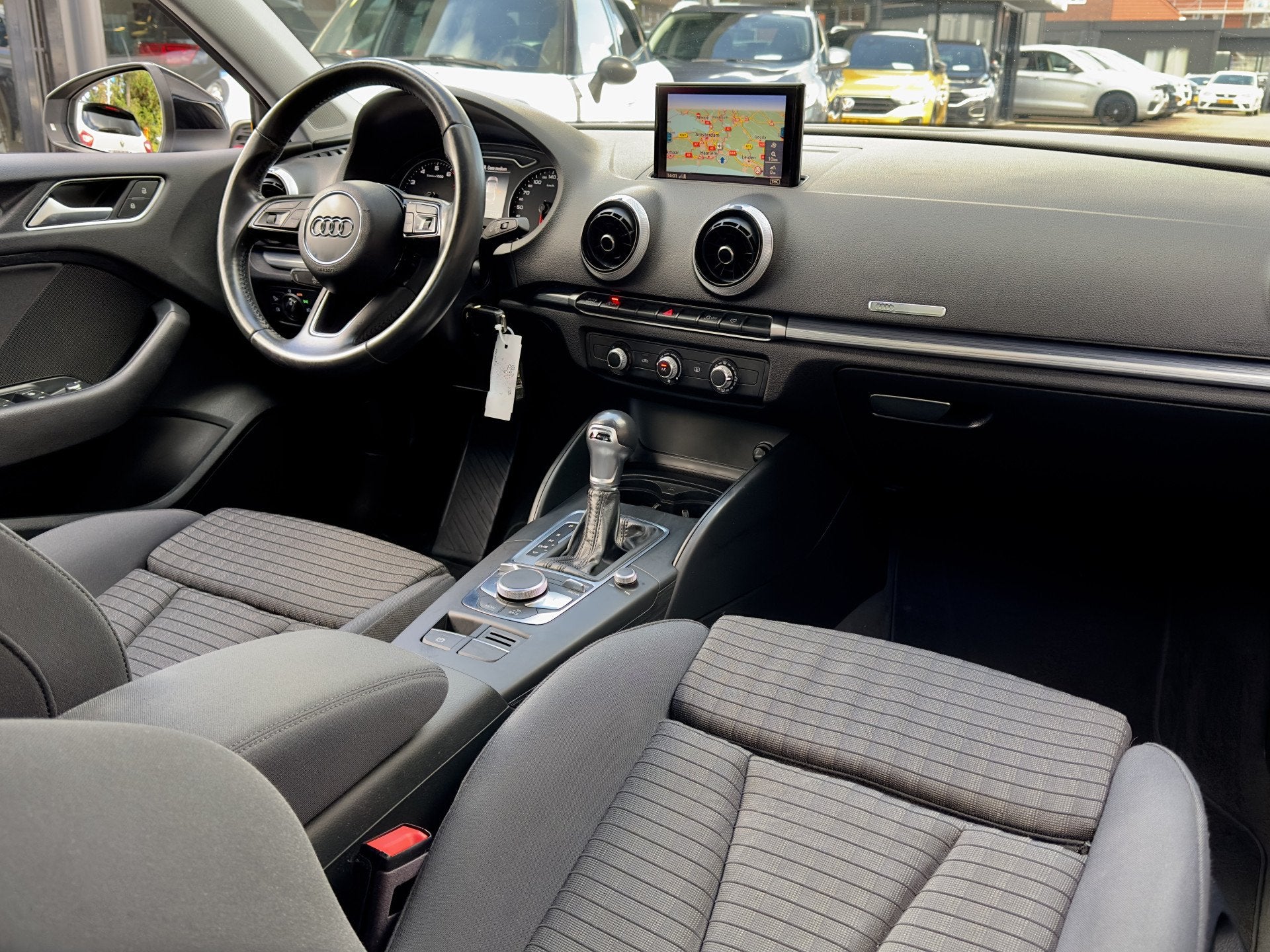 Audi A3 Limousine 1.0 TFSI AUT7 SPORT-EDITION NAVI AIRCO LED, Auto's, Dealer onderhouden, Gebruikt, Euro 6, 116 pk