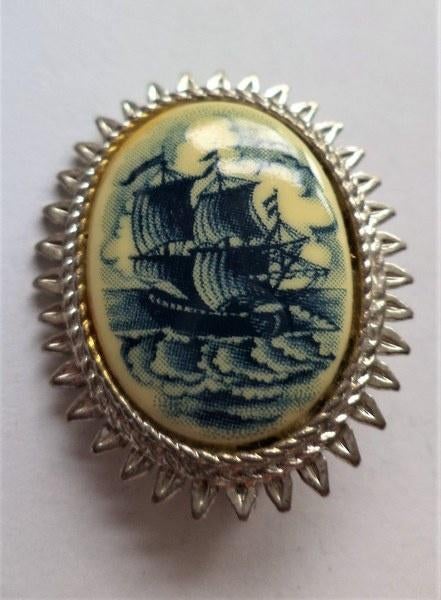 Vintage Exquisite broche. Nautische BC Serie. Clipper Schip, Ophalen, Zo goed als nieuw, Zilver, Overige materialen