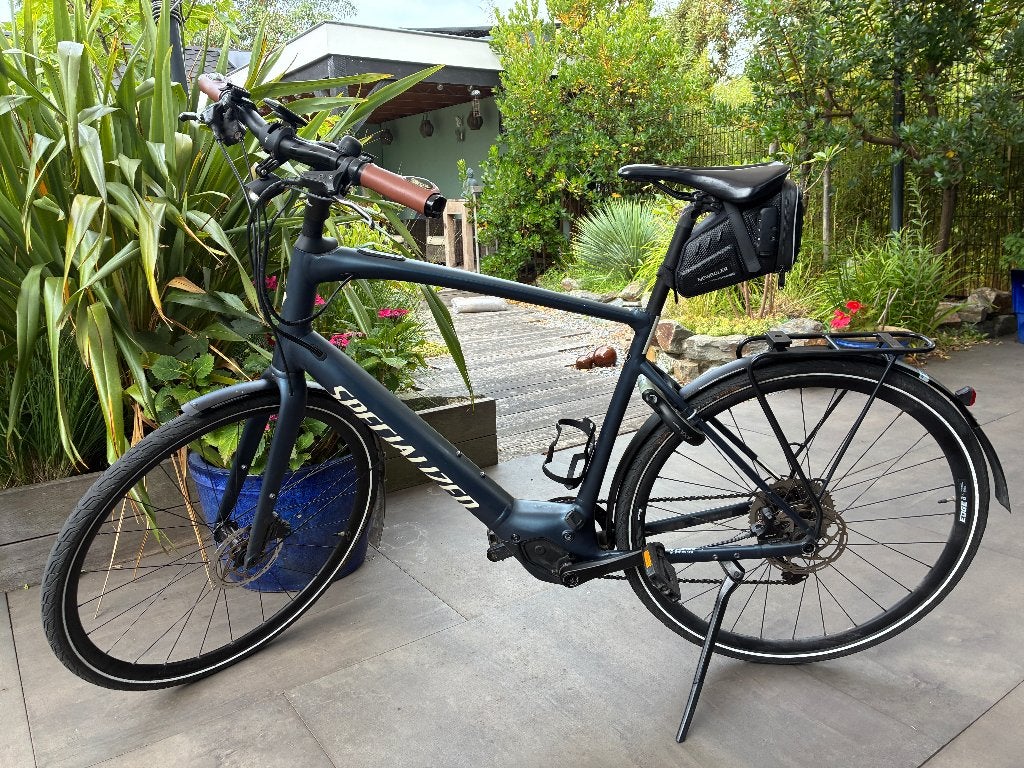 LICHTGEWICHT SPECIALIZED E-BIKE, Fietsen en Brommers, Zo goed als nieuw, 50 km per accu of meer, 55 tot 59 cm, Ophalen