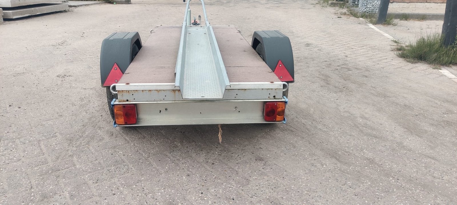 Motor aanhanger voor 1 motor - Functioneert goed, Ophalen, Gebruikt