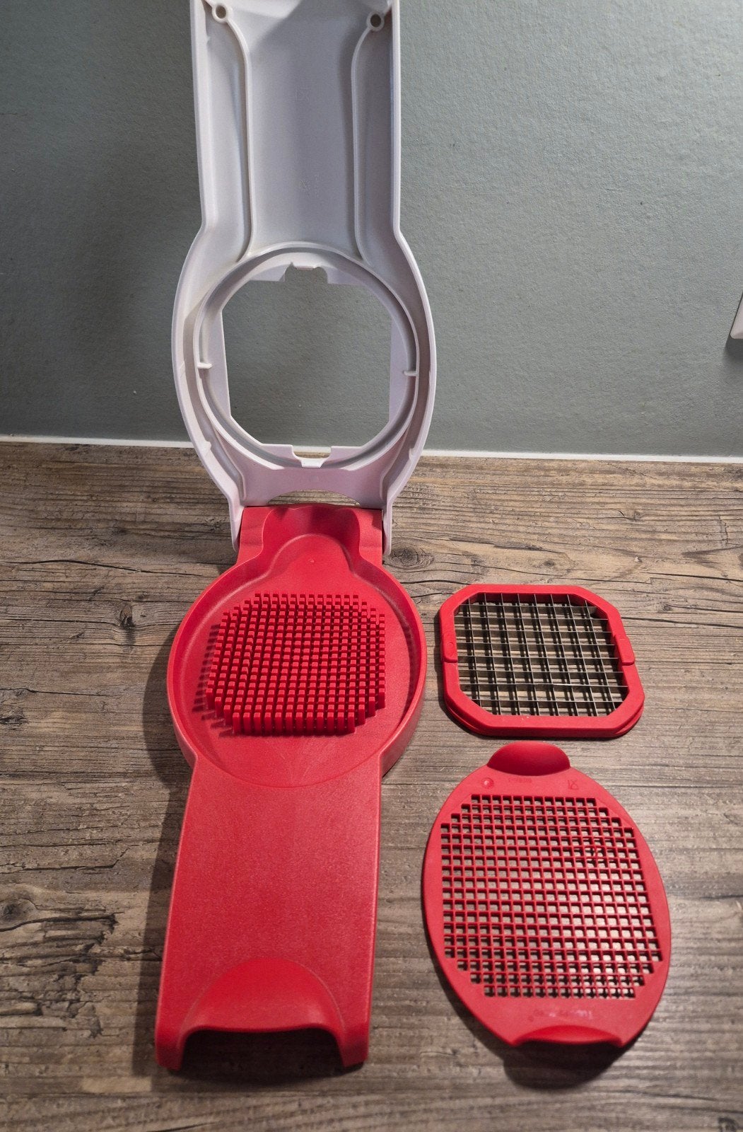 Tupperware patat/friet/ blokjes snijder, Gebruikt, Overige typen, Rood, BPA-vrij