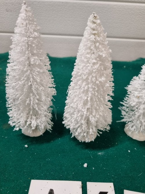 Kerstboompjes mini wit vier stuks [a647], Diversen, Kerst, Ophalen of Verzenden, 'T Olde Gre-j, Info@toldegrej.nl, Endepoelstraat 20f Didam