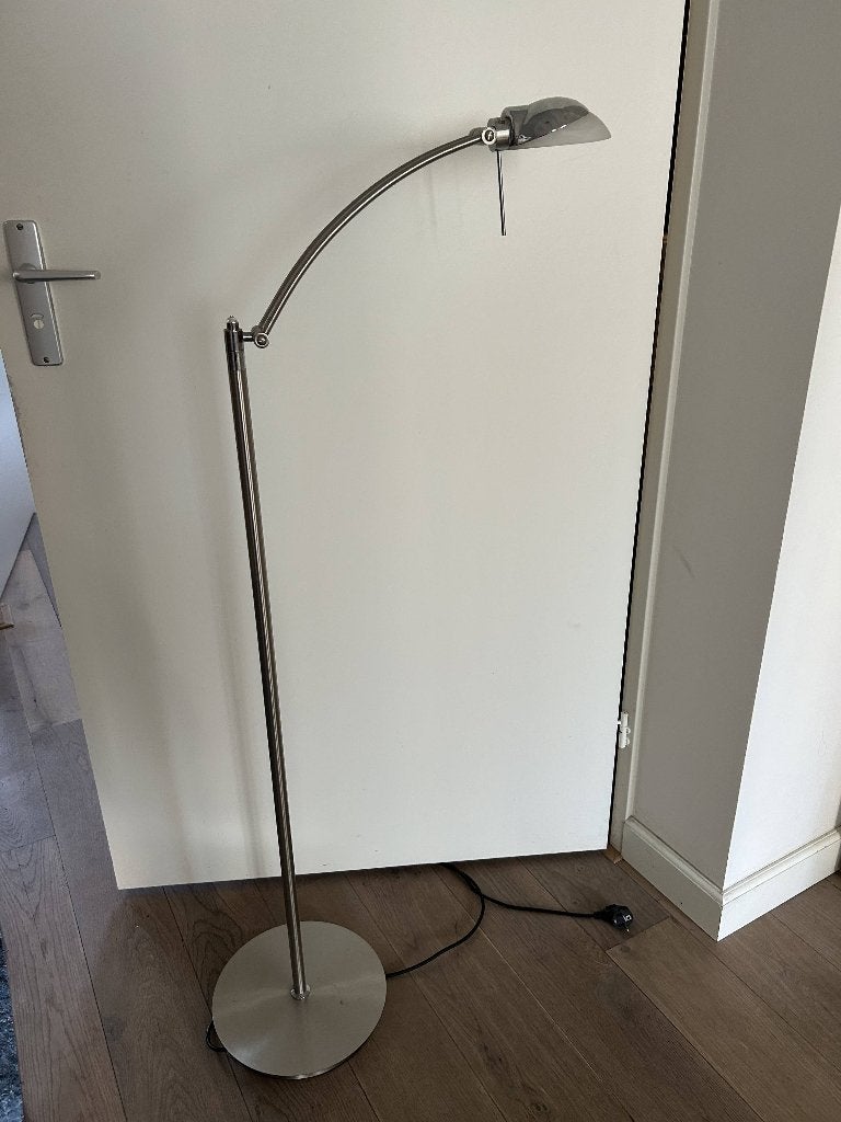 Prachtige Artemide-Stijl Vloerlamp, Huis en Inrichting, Lampen | Vloerlampen, Ophalen, 100 tot 150 cm, Zo goed als nieuw, Metaal