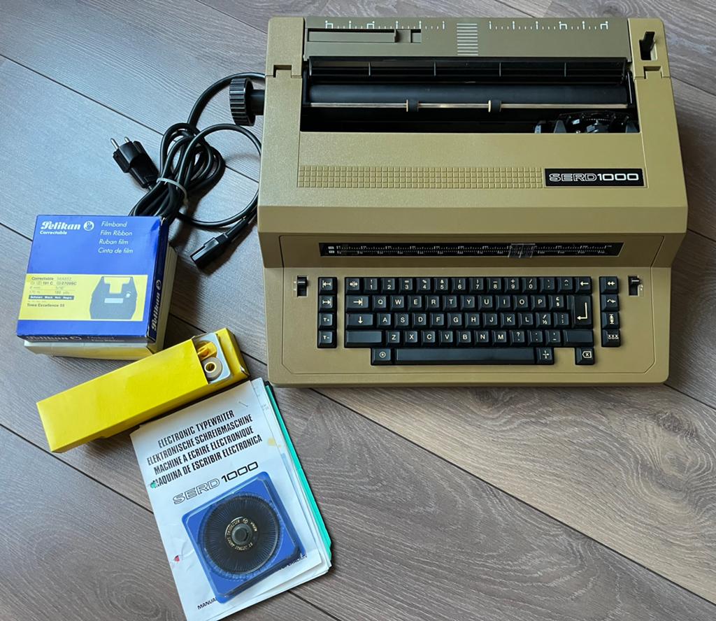 Serd elektrisch typemachine, Diversen, Typemachines, Ophalen, Zo goed als nieuw