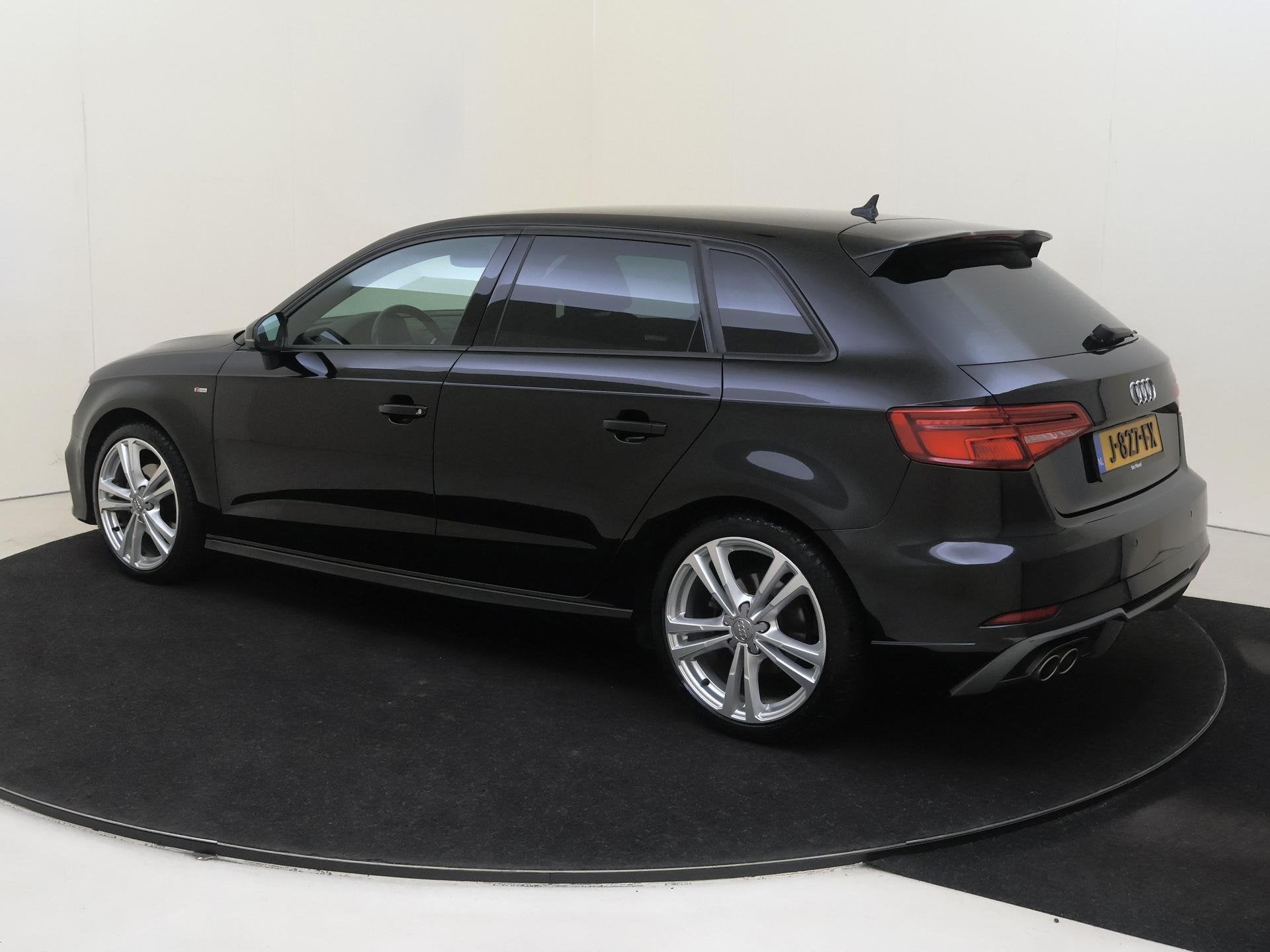 Audi A3 Sportback 35 TFSI CoD Sport S Line Edition | airco a, Auto's, 4 cilinders, 150 pk, Leder en Stof, Zwart