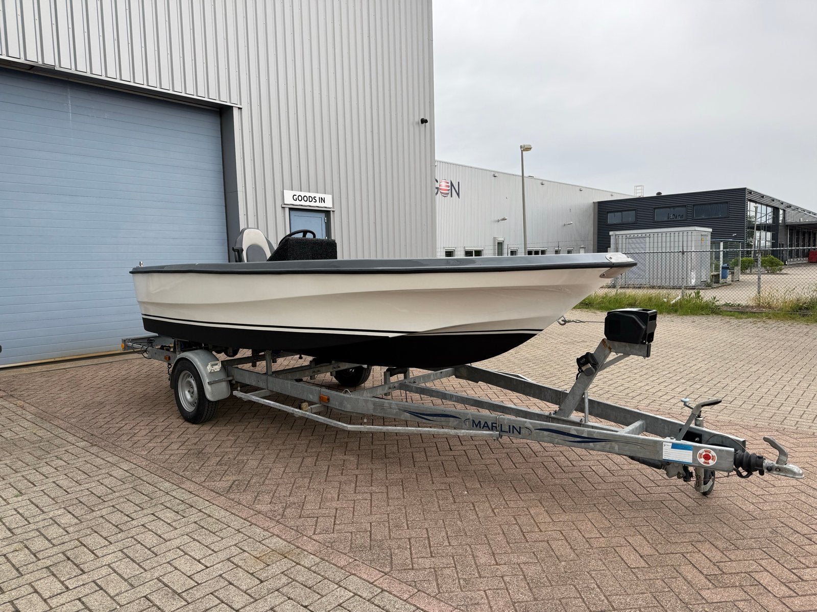 Stabiele Sloep/console boot met 20 pk buitenboordmotor, Watersport en Boten, Vis- en Consoleboten, Ophalen, 10 tot 30 pk, Viertaktmotor